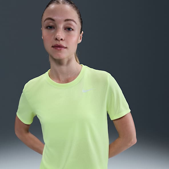 Yellow Tops and T-Shirts. Nike.com
